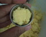 Foto langkah ke 3 dari resep Kue Semprit Sagu.