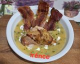 Zöldborsófőzelék, 🫛 sült csirkecombbal🧅🥓🍗🧄 recept fázis 6 fotója