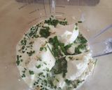 Une image de l'étape 2 de Verrines de thon à la chantilly de chèvre et courgettes.