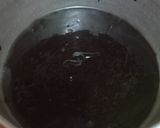 A picture of step 4 of Bourbon biscuits cake.