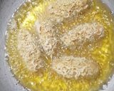 A picture of step 7 of Potatoes Maggi roll.