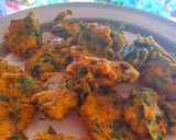 पालक के पकोड़े (Palak ke pakode recipe in Hindi) रेसिपी चरण 5 फोटो