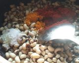 A picture of step 3 of Chavali chi bhaji.