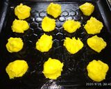 Foto del paso 3 de la receta: Bombas rellenas con baño de chocolate