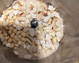 A picture of step 1 of Brown rice nippattu.