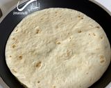 صورة لخطوة 2 من وصفة كاساديا البيض و الزعترEgg and Za’atar Quesadilla