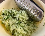 Cukkini tócsni, vagy fasírt recept fázis 1 fotója