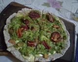 Foto del paso 5 de la receta: Pizza integral con guacamole