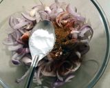 பேக்கரி ஸ்டைல் சுவையான மொறு மொறு வெங்காய பகோடா (Venkaaya pakoda recipe in tamil) ரெசிபி ஸ்டேப் 2 புகைப்படம்