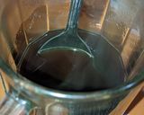 Foto langkah ke 2 dari resep Es Teh Susu Aren Velvet.