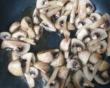 મશરૂમ મટર નું ગ્રેવીવાળું શાક (Mushroom Matar In Gravy Shak Recipe In Gujarati) રેસીપી સ્ટેપ1ફોટો