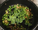 A picture of step 4 of Ham hock & broc spaghetti.