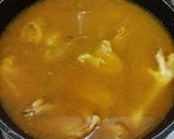 Foto langkah ke 5 dari resep Ayam Kuah Kunyit Sehat.