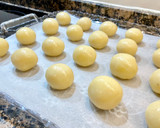 Foto del paso 5 de la receta: Bolas crujientes de coco
