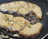 Foto del paso 7 de la receta: Tintorera en salsa con almejas y langostinos