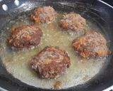 A picture of step 5 of Easy Beef and Carrot Patties.
