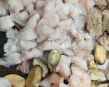 Foto del paso 2 de la receta: Empanada gallega de pescados y mariscos