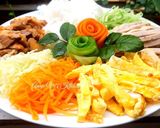 Hình bước làm 3 của món Mâm cuốn cầu vồng 🌈