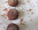 A picture of step 5 of Mini choco lava cake.
