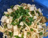 Foto del paso 3 de la receta: Torrejitas de fideos con queso y perejil