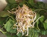 Foto langkah ke 3 dari resep Sayur bening bayam tauge.