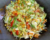 Foto langkah ke 4 dari resep Oseng sayur pelangi.