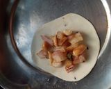 পেঁয়াজের পুর ভরা পদ্ম লুচি (Peyanjer pur bhora podmo luchi recipe in Bengali) রেসিপির ধাপ 3 ছবি