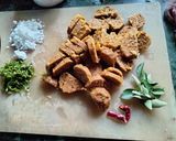 A picture of step 3 of Lauki bran flour muthiya.
