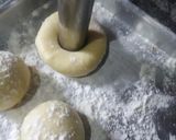 Foto langkah ke 2 dari resep Donat krispy no telur.
