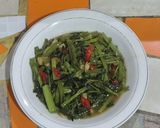 Foto langkah ke 4 dari resep Tumis Kangkung Bawang Putih.