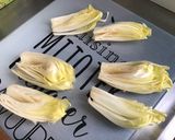Une image de l'étape 2 de Endives gratinées jambon champignons tomate emmental et feta.