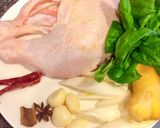 Hình bước làm 1 của món Gà kho dầu hào.