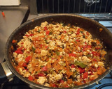 Foto del paso 4 de la receta: Tarta casera de verduras y pollo 🍗🫑🥕🌶️😋