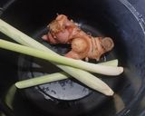 Foto langkah ke 1 dari resep Sup Ikan Nila dengan Terong Kecil.