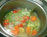 Foto langkah ke 2 dari resep Sup Ayam Simpel 🍲.