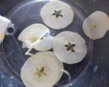 Foto del paso 1 de la receta: Chips de 🍎 con deshidratación solar ☀