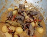 Foto langkah ke 4 dari resep Semur Kentang Hati Ampela Ayam.