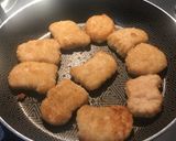 Foto del paso 2 de la receta: Ensalada con nuggets