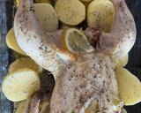 Foto del paso 4 de la receta: Pollo con limón al horno con patatas