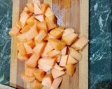 Foto del passaggio 1 della ricetta Smoothie alle pesche e melone