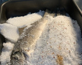 Foto del paso 3 de la receta: Lubina a la sal en su punto