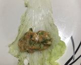 Foto langkah ke 5 dari resep Napa Cabbage Chicken Roll.