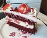 Epres fehércsokoládés-mascarponés vörösbársony torta recept fázis 10 fotója