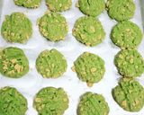 Foto langkah ke 9 dari resep Cornflakes cookies pandan.