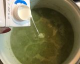 Brokkoli krémleves mandulával recept fázis 6 fotója