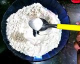 A picture of step 1 of Homemade Baked Chicken Empanada Dough.