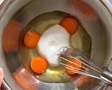 A picture of step 5 of Custard Cream Dorayaki.