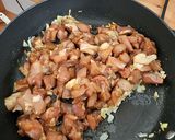 Foto langkah ke 4 dari resep Cah Ayam Jamur ala GM.