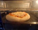 Foto langkah ke 13 dari resep Pizza homemade simple.