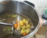 Foto langkah ke 6 dari resep Sup Daging Kentang.